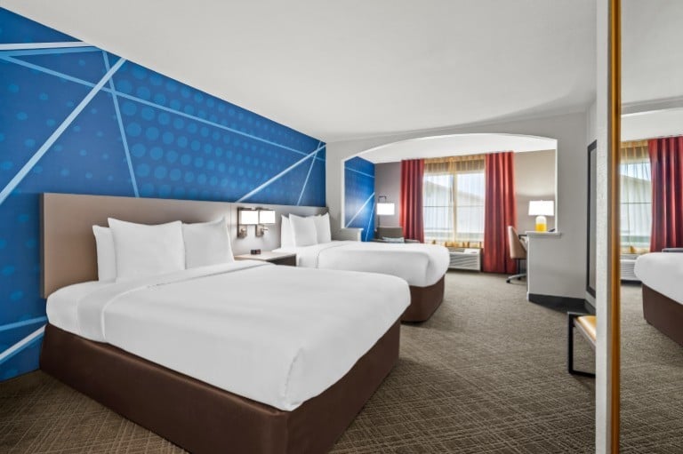 King/ Double Queen Suite 